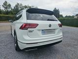 Volkswagen Tiguan Allspace 2.0 TDI 240PS 4MotionAHKPANOLED - Volkswagen Tiguan Allspace in Solingen
