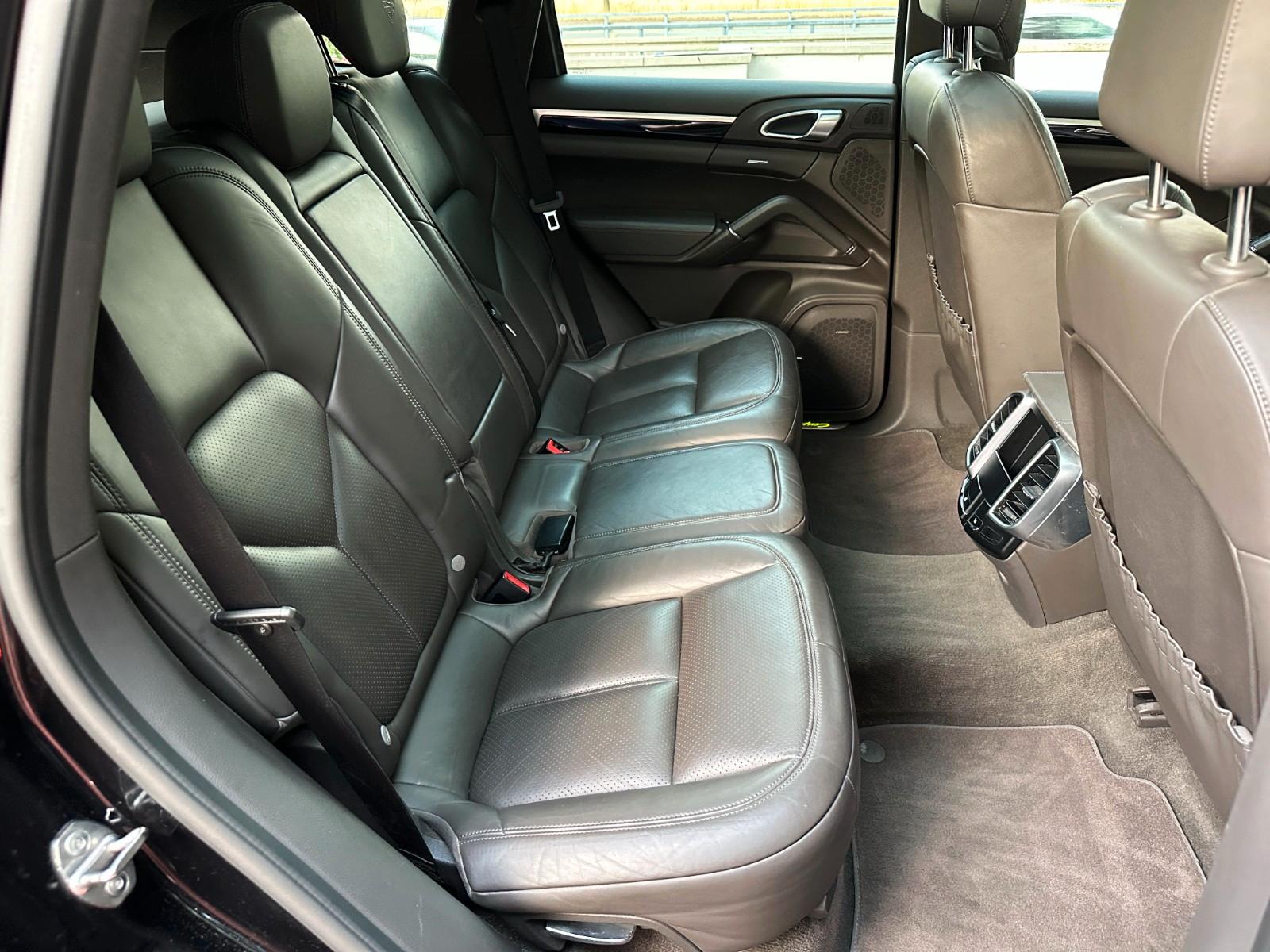 PORSCHE CAYENNE S E-HYBRID PLATINUM EDITION *PANO*LM-21" | 416 ch | 4X4 | BVA | 1-HD, TOP-AUSSTATTUNG!