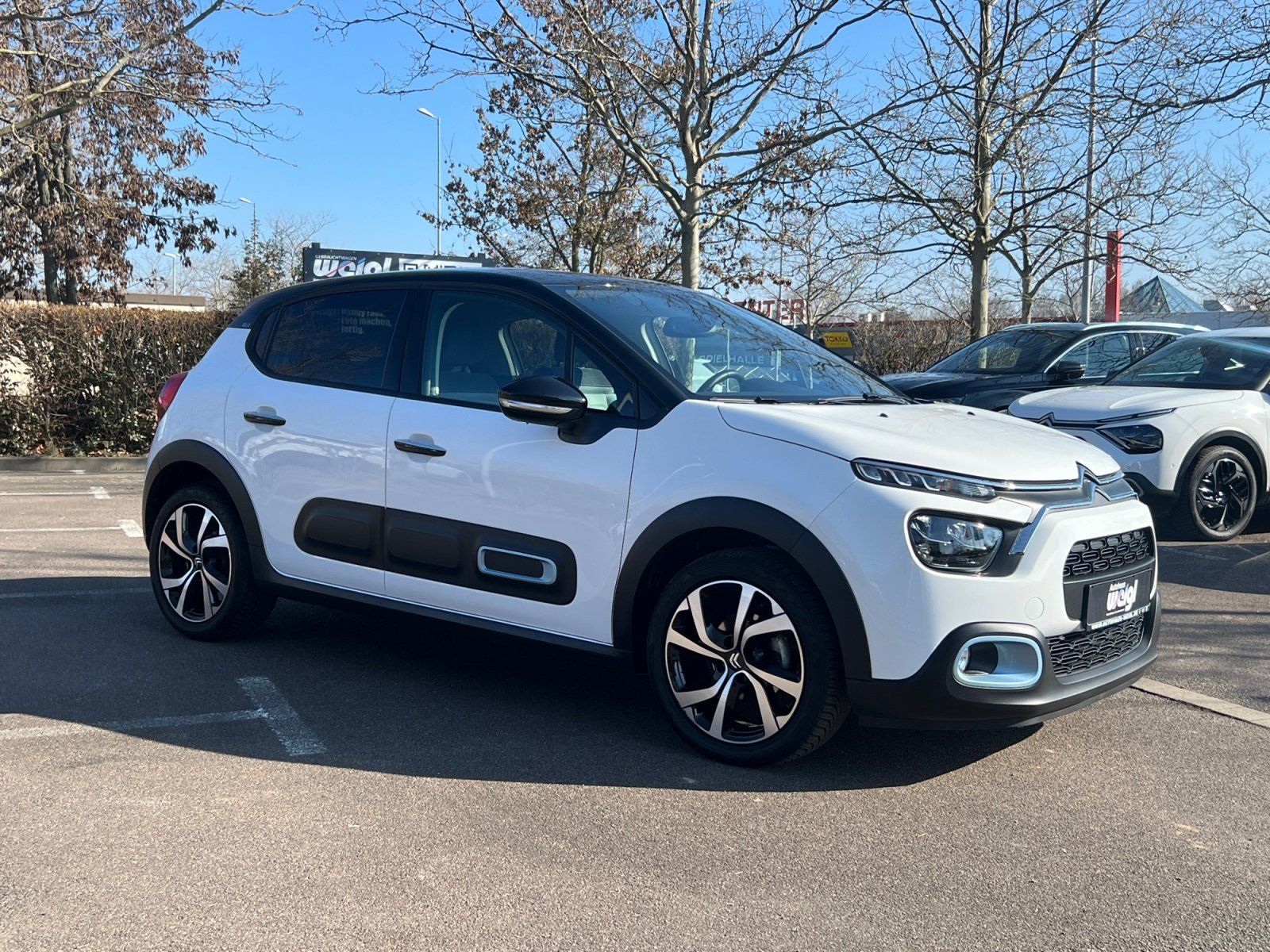 Fahrzeugabbildung Citroën C3 PureTech 110 EAT6 Elle Automatik Sitzheizung