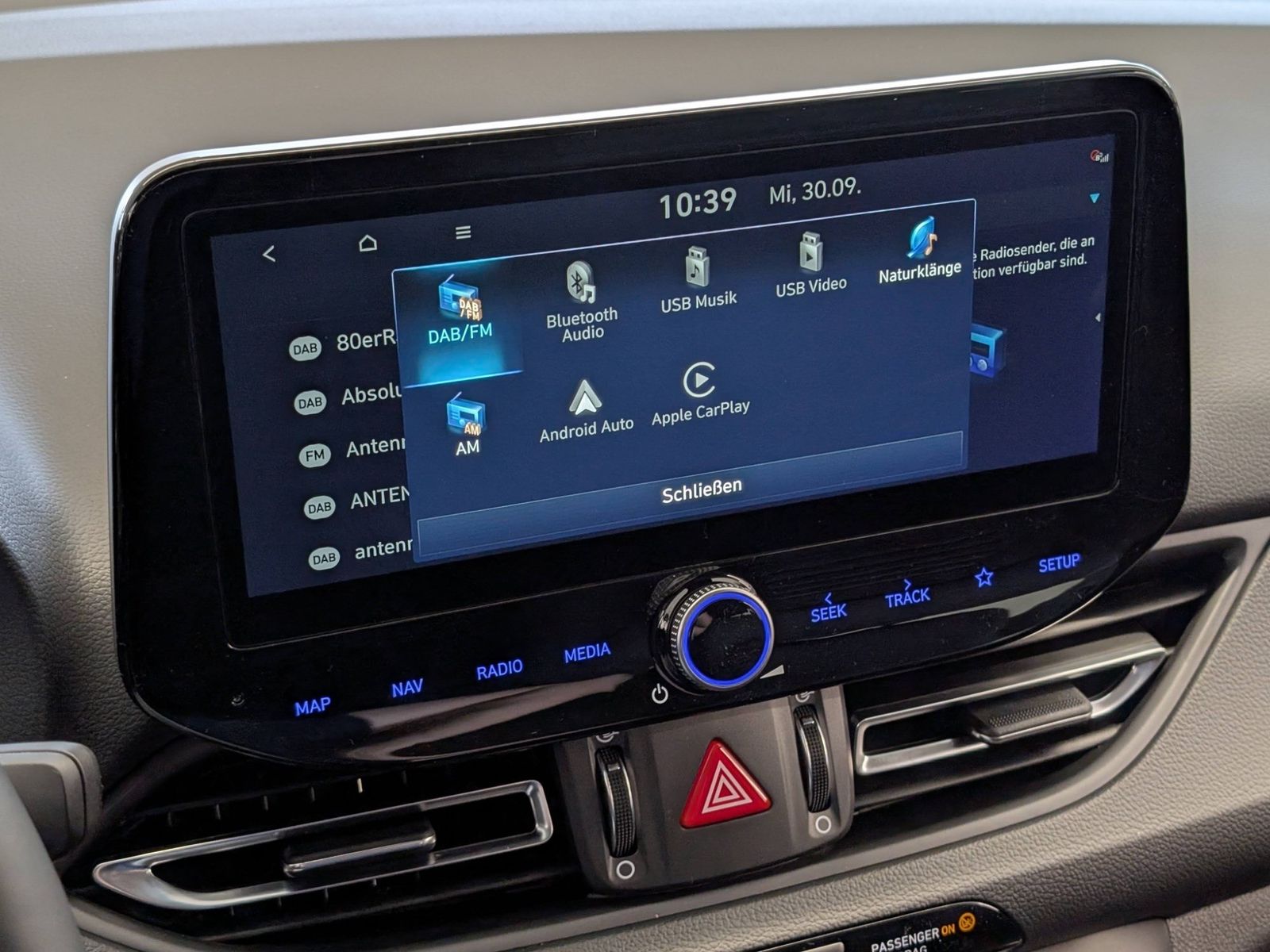 HYUNDAI i30 Kombi 1.6 T-GDI Trend Automatik SHZ Navi – Bild 25