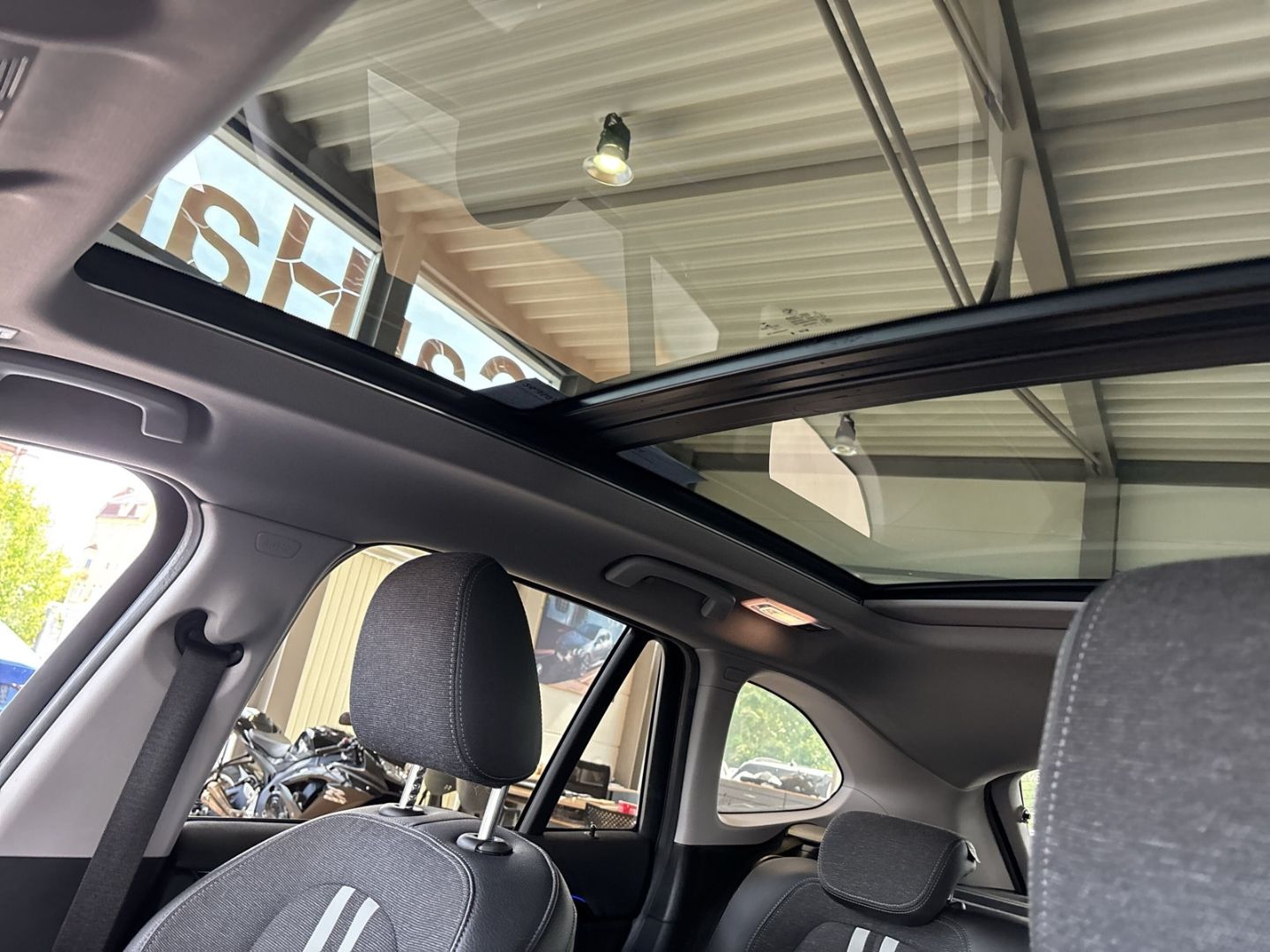 BMW X1 sDrive 18d SportLine+Panodach+LED+HIFI+DAB+ foto 17