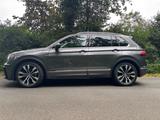 Volkswagen Tiguan Highline*4Motion*R-LINE*PAKET*MIT*20*ZOLL - : mit TÜV, mit