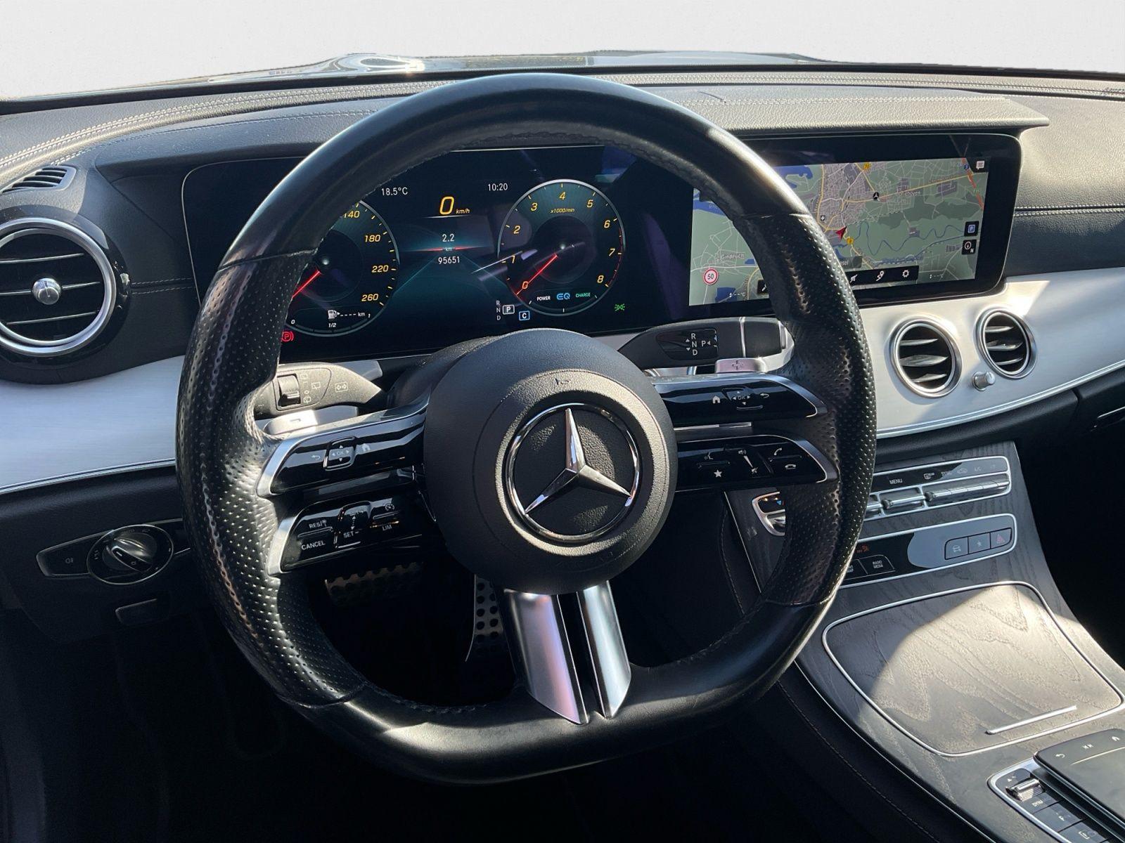 Mercedes-Benz E 300 T-Modell AMG Line MBUX CARPLAY AHK 360°