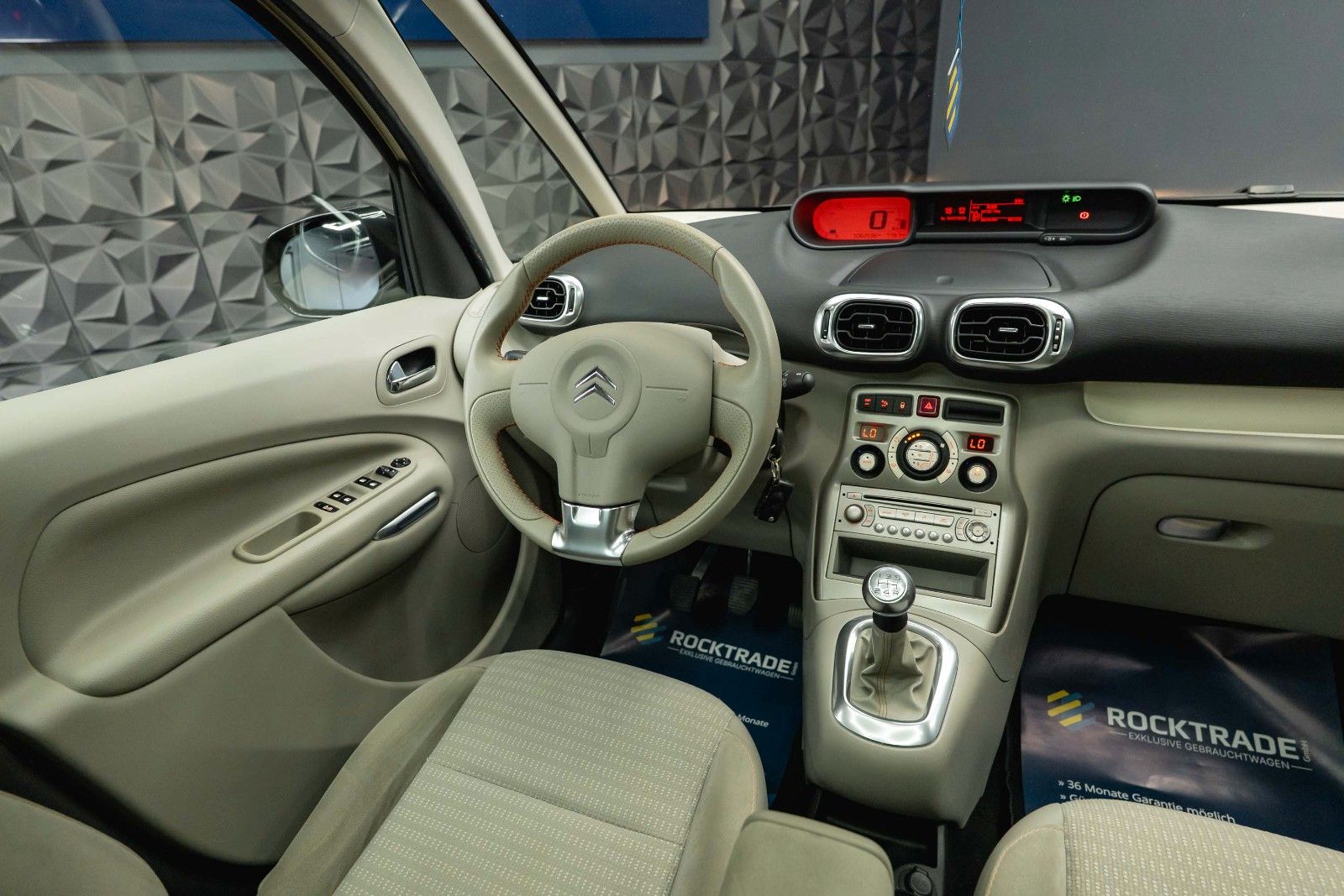 Fahrzeugabbildung Citroën C3 Picasso Exclusive Black Paket *1.Hand*Pano*
