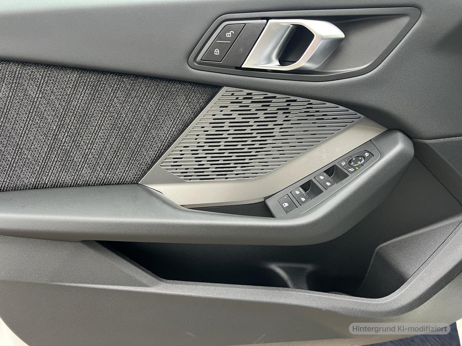 BMW 216 GRAN COUPÈ M SPORT DESIGN PARKING DRIVING AS