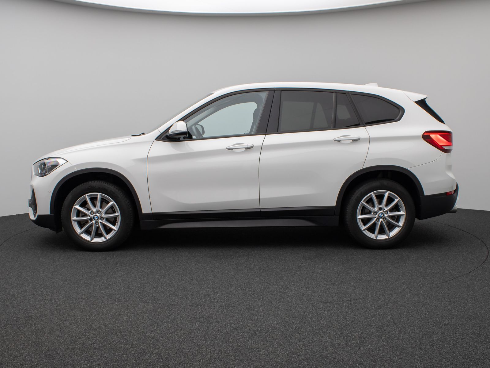 Fahrzeugabbildung BMW X1 sD18i DAB Navi Parkassist Geschwindigkeitsreg