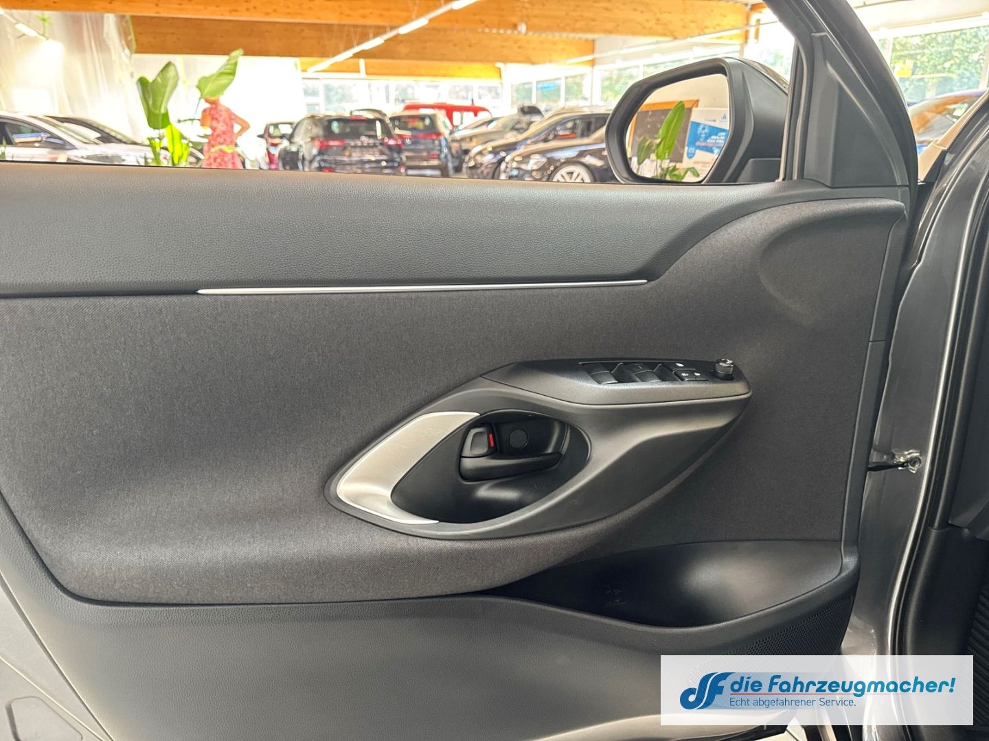 Fahrzeugabbildung Toyota Yaris Cross Hybrid FWD Comfort ACC DAB Spurhalte