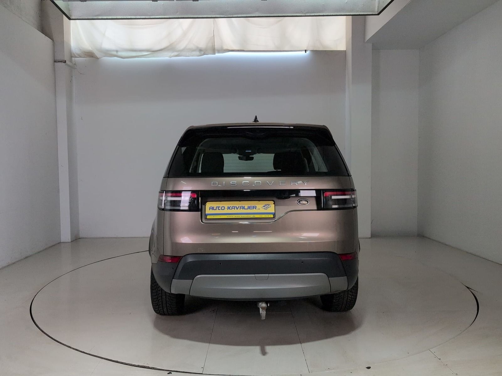 Fahrzeugabbildung Land Rover Discovery 5 2.0 TD4 SE * Leder * AHK * Navi*