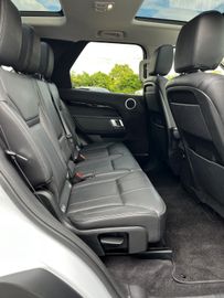 Bild 11 Land Rover Discovery 5 SE TD6 3,0-V6 Scheckheft, 7-Sitzer