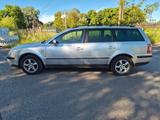 Volkswagen Passat Variant 1.6 Comfortline Variant - Volkswagen Passat mit Benzin-Antrieb: Kombi, 1.6