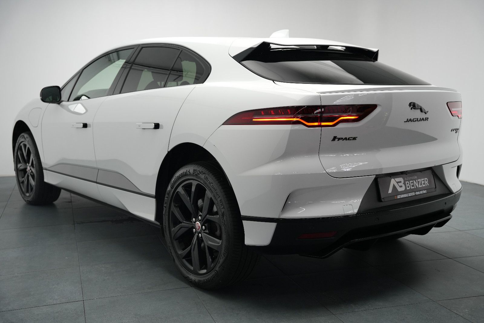 Fahrzeugabbildung Jaguar I-PACE 400 AWD/Black-Pack/CarPlay/MERIDIAN/89,6%