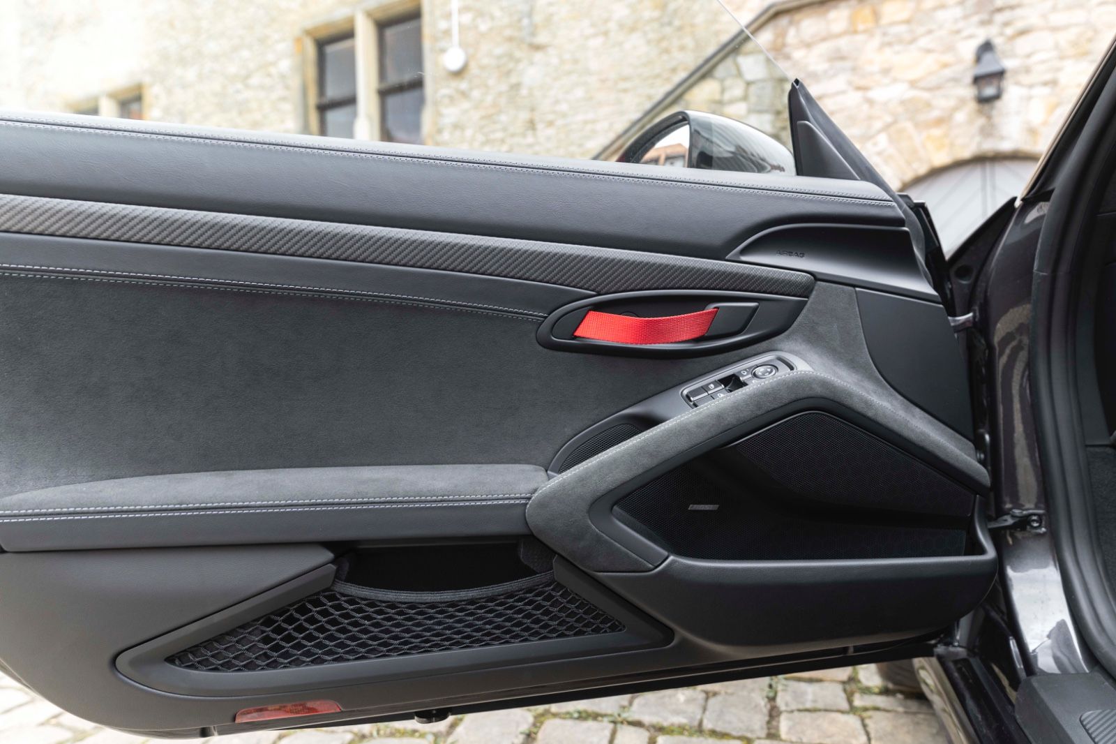 Fahrzeugabbildung Porsche Cayman GT4 RS WEISSACH LIFT BOSE PCCB MAGNESIUM