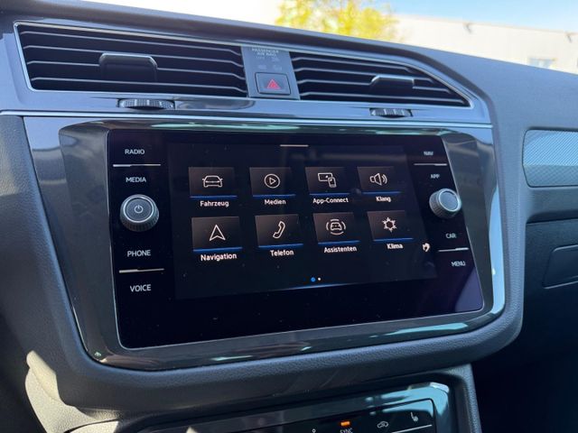 Tiguan Active 1.5 TSI StandHZG AHK-klappbar Navi