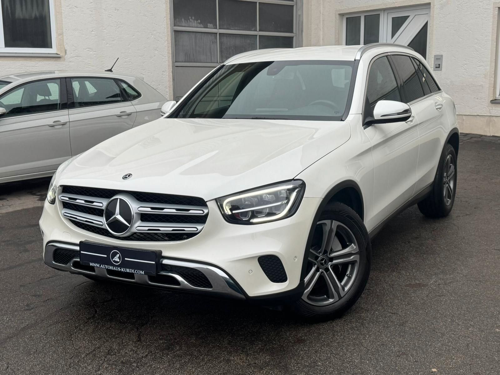 MERCEDES-BENZ GLC 300 4M AMG AMBIENTE LED KEYLESS LEDER KAMERA