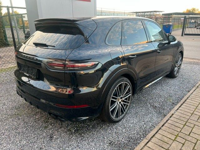 Porsche Cayenne Turbo imagem 3