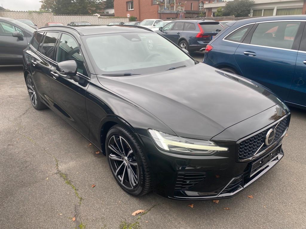 Volvo V60 T 8 Ultimate Dark Recharge AHK/Massage/Pano