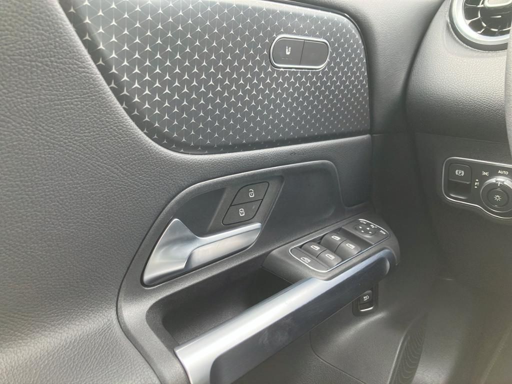 Fahrzeugabbildung Mercedes-Benz GLB 200 d 7-Sitzer*Kamera*el. Heckklappe*LED