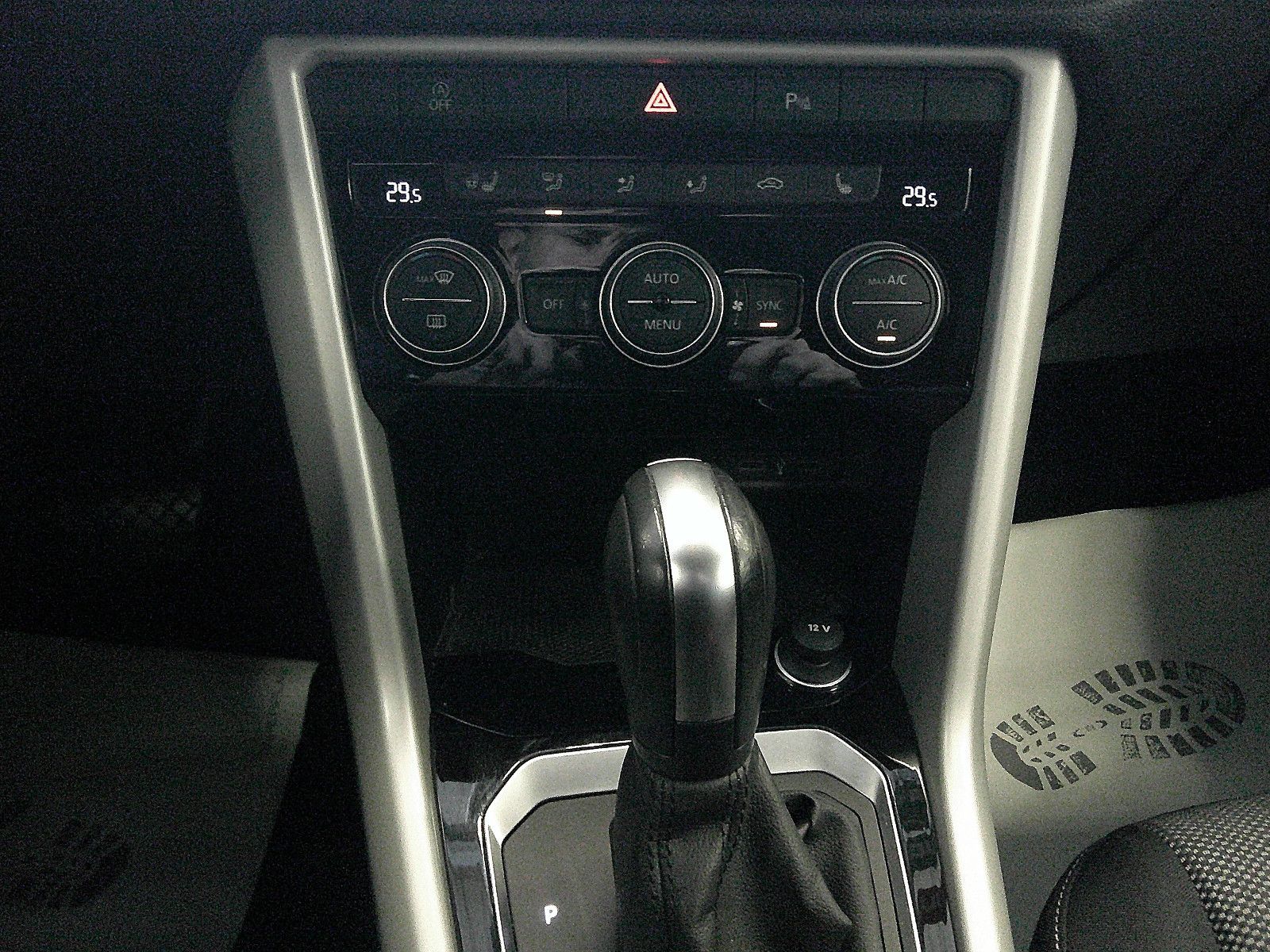 Fahrzeugabbildung Volkswagen T-Roc Cabriolet/ AHK/CARPLAY/NAVI/WENIG KM