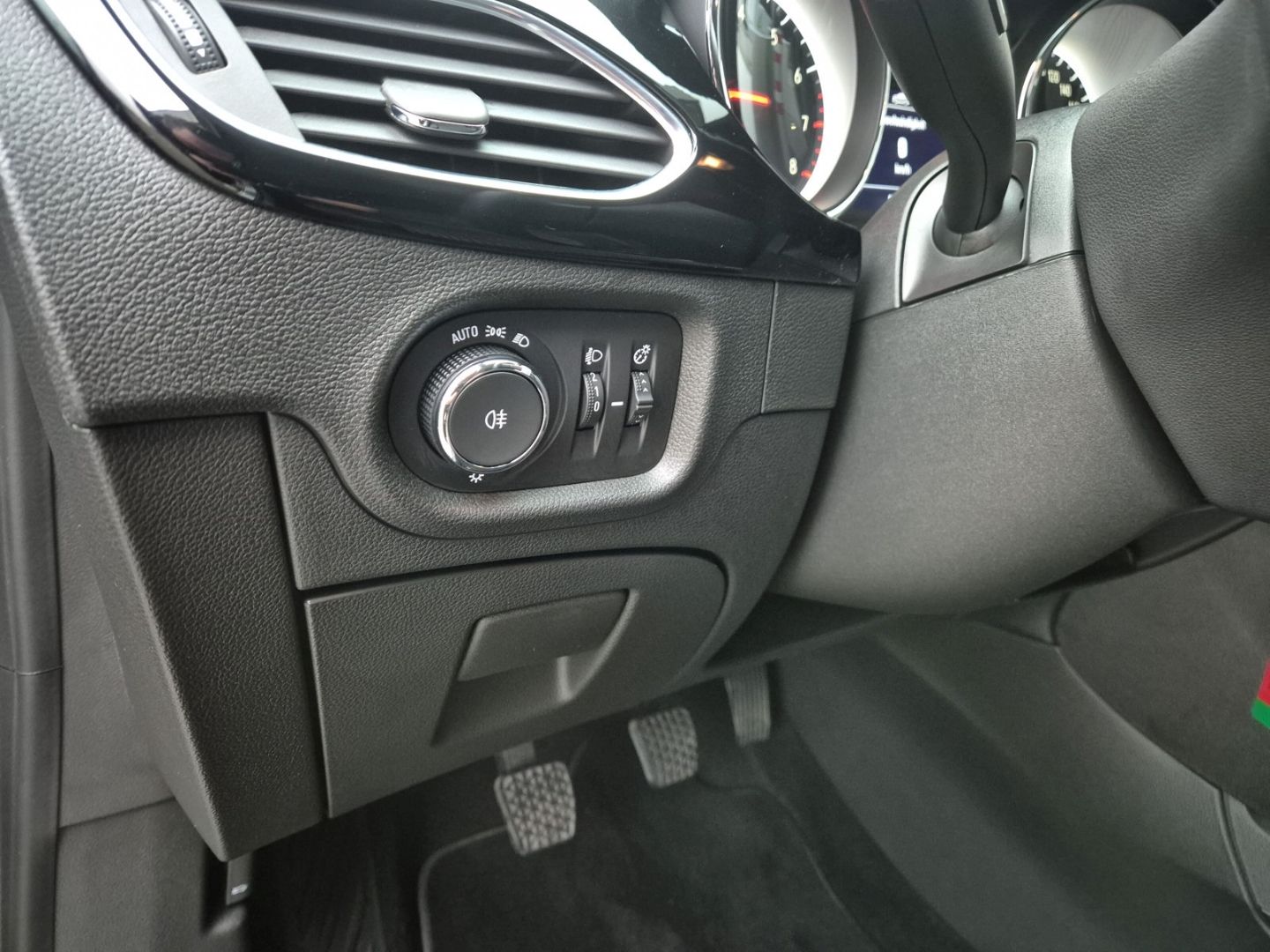 Fahrzeugabbildung Opel Astra K Elegance Start Stop EU6d ASTRA Turbo 1.2