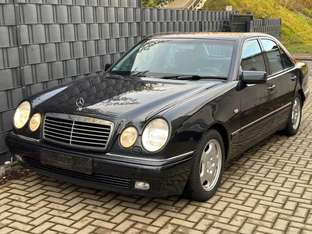 Mercedes-Benz E 320 *TÜV Neu*Automatik*PDC*Winterauto*