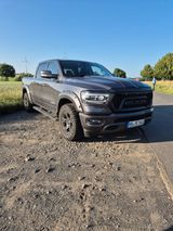 Dodge RAM 5,7L Hemi Laramie - Dodge RAM aus 2022
