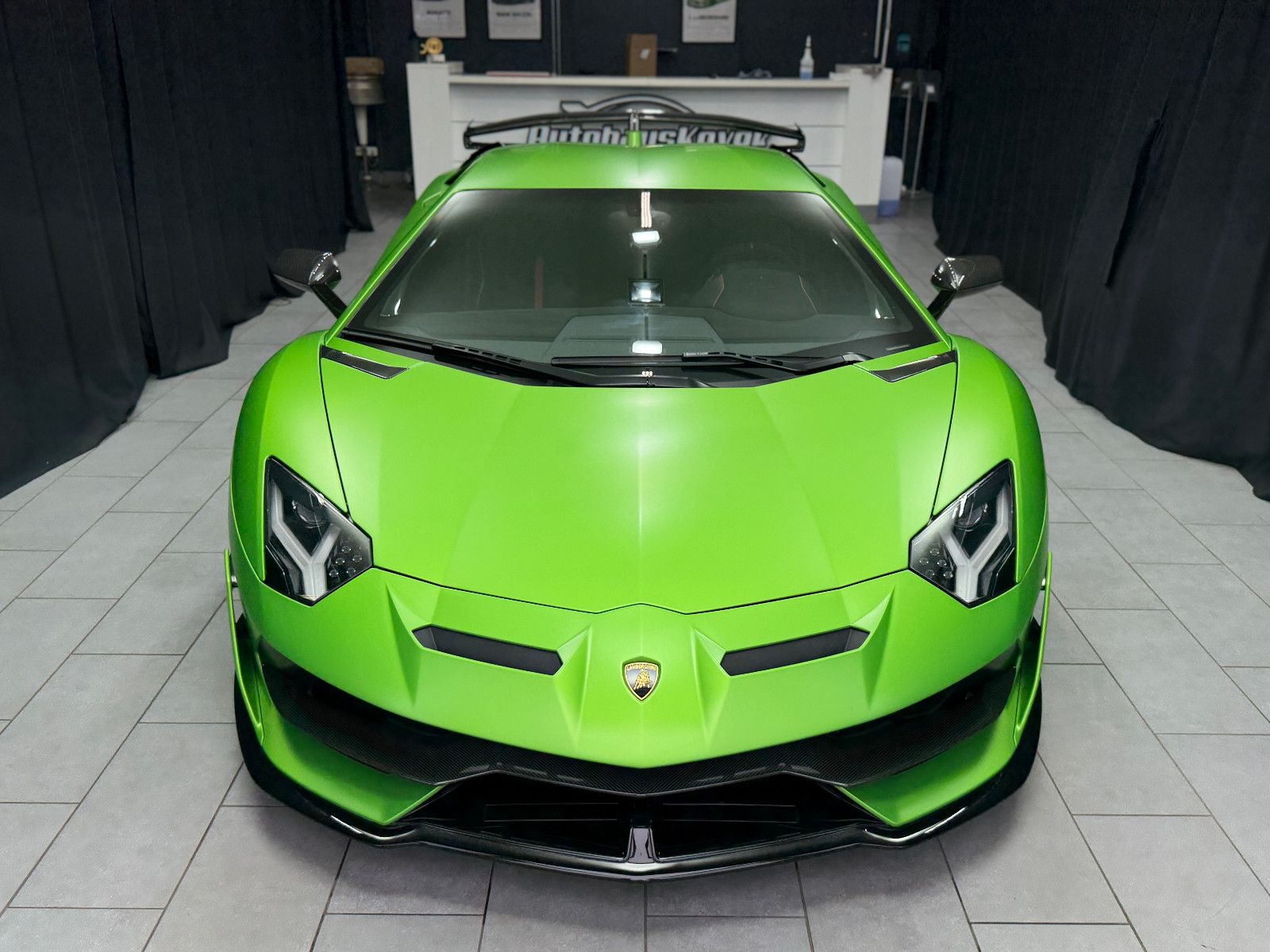 Fahrzeugabbildung Lamborghini Aventador SVJ | FULL CARBON|LIFT|SENSONUM|PPF|