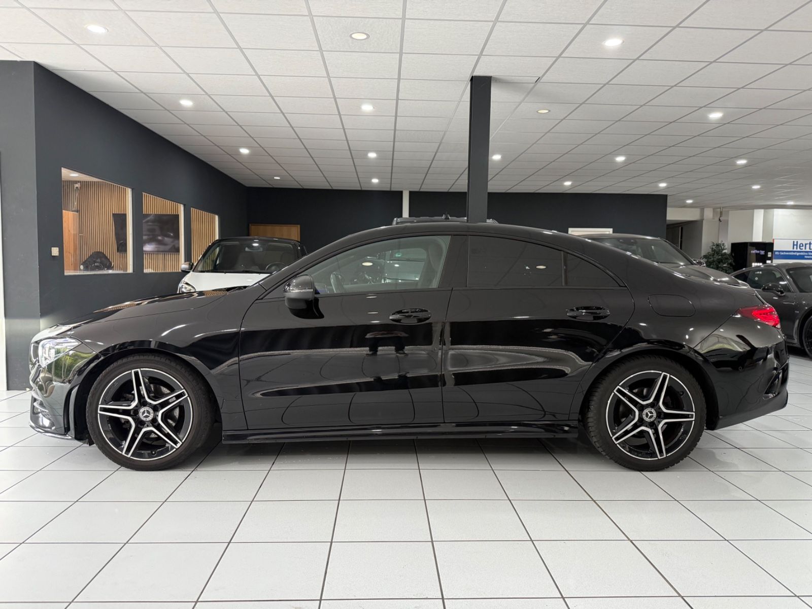 Mercedes-Benz CLA 180 Coupe AMG-LINE MBEAM KAMERA AMBIENTE foto 2