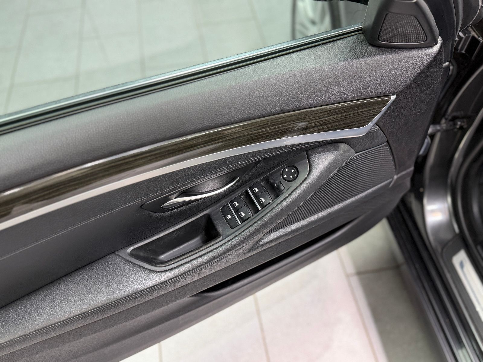 Fahrzeugabbildung BMW 535d Limousine|HuD|HIFI|STANDHZG|NAVI|LEDER
