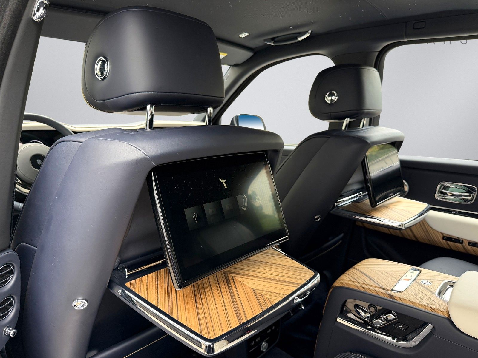 Rolls-Royce Cullinan 4 Seats Shooting Star Picnic Tables foto 16