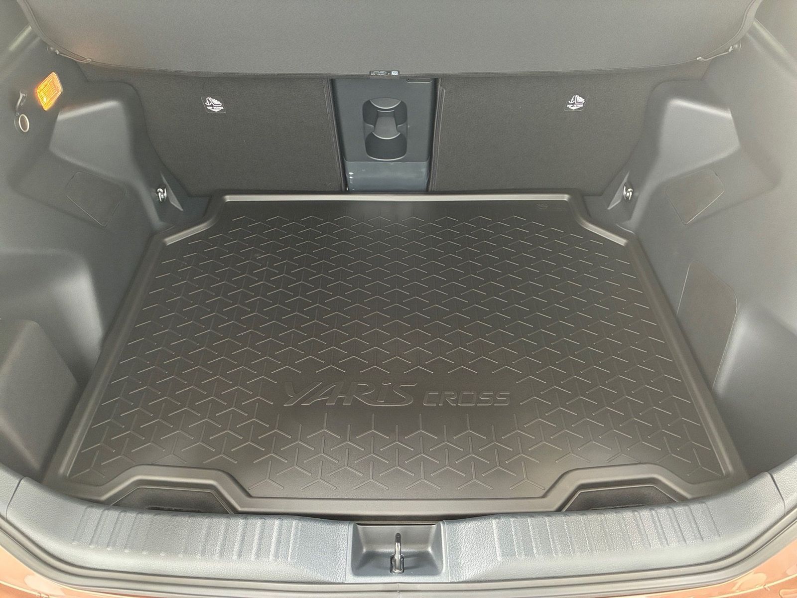 Fahrzeugabbildung Toyota Yaris Cross Lounge 1.5-l-Hybrid 360,HUD,Kamera