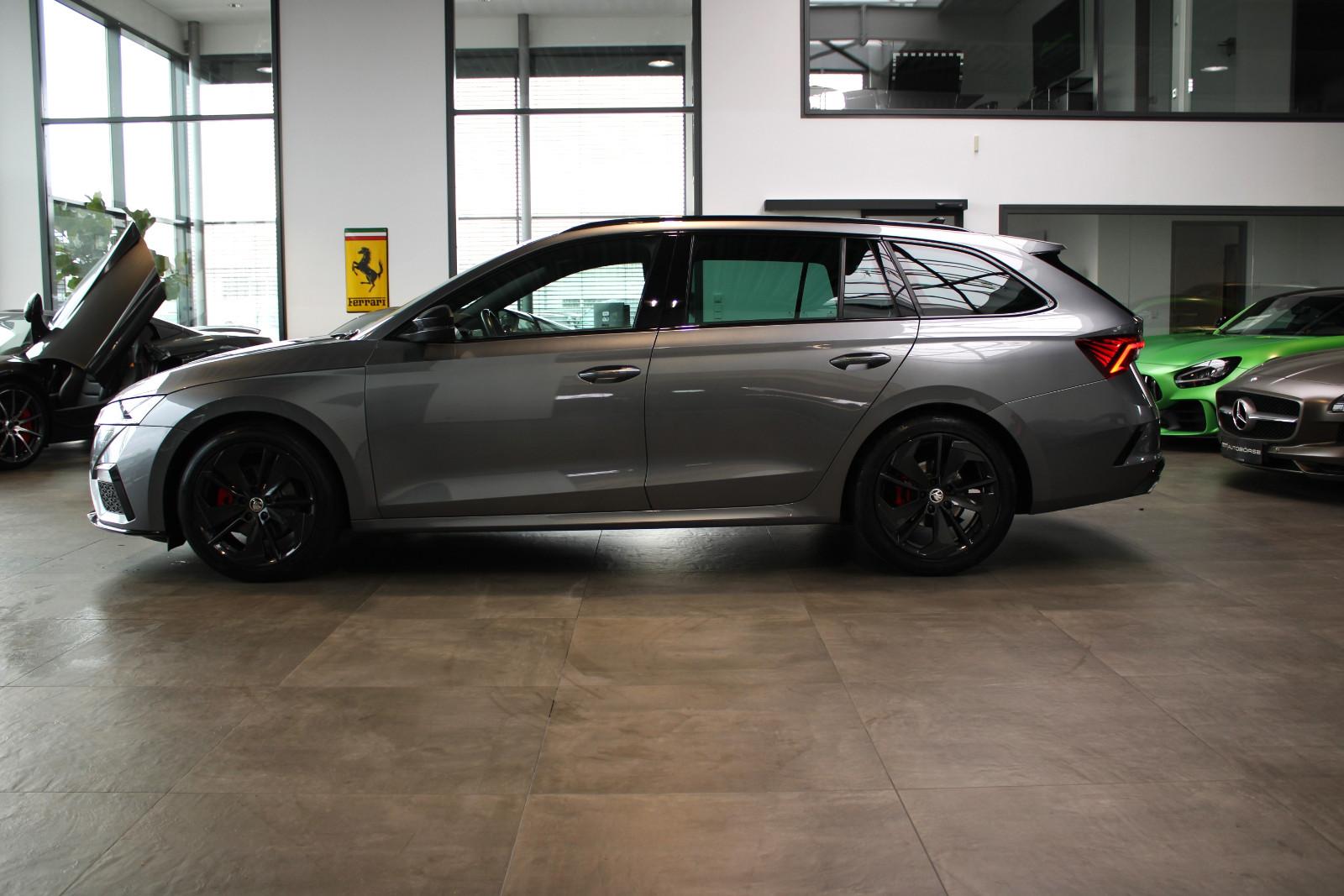 Skoda OCTAVIA COMBI 2.0 TDI RS DSG AHK/LED/VIRTUAL/HUD