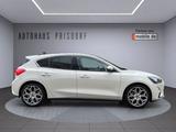 Ford Focus Titanium Bang&Olufsen/Kamera/PANO - Ford Focus mit Benzin-Antrieb: Kleinwagen
