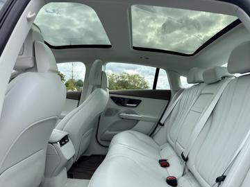 صورة مصغرة 14 لـ 2022 Mercedes-BENZ EQE
