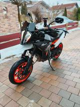 KTM SMT 890