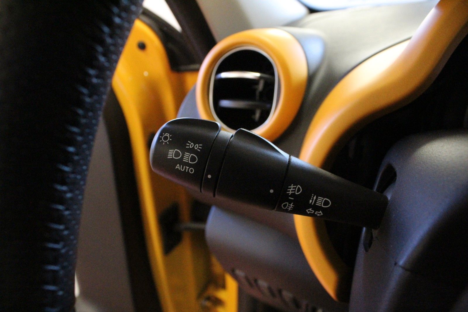 Fahrzeugabbildung Renault Twingo SCe65 Intens*Easy Link*Faltdach*