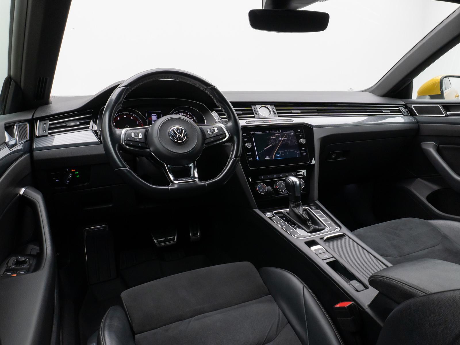 Volkswagen Arteon R-Line Kamera Fernlichtassist ACC 8Fach