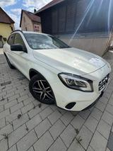 Mercedes-Benz GLA 220 d Sport Utility Vehicle - Mercedes-Benz GLA 220 von privat