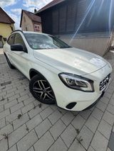 Mercedes-Benz GLA 220 d Sport Utility Vehicle - Mercedes-Benz GLA 220 aus 2017