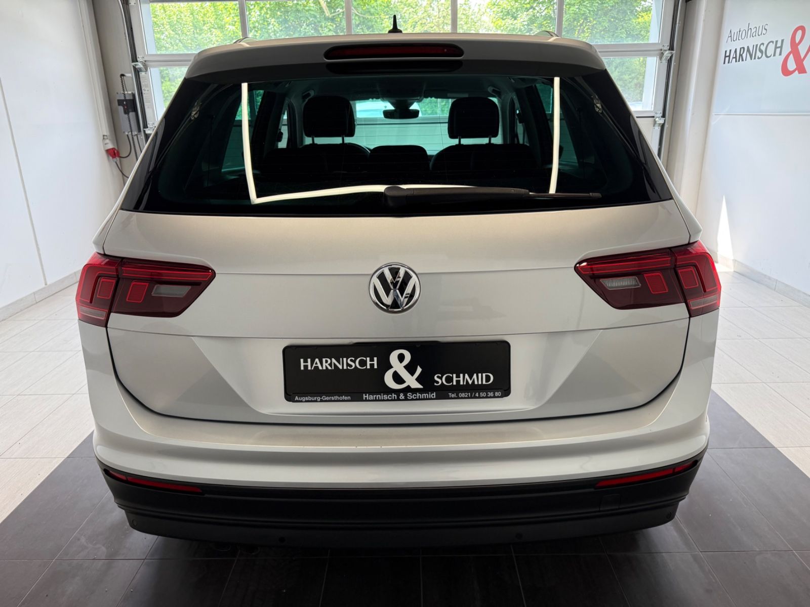 Fahrzeugabbildung Volkswagen Tiguan Comfortline Standheizung, Allwetterreifen