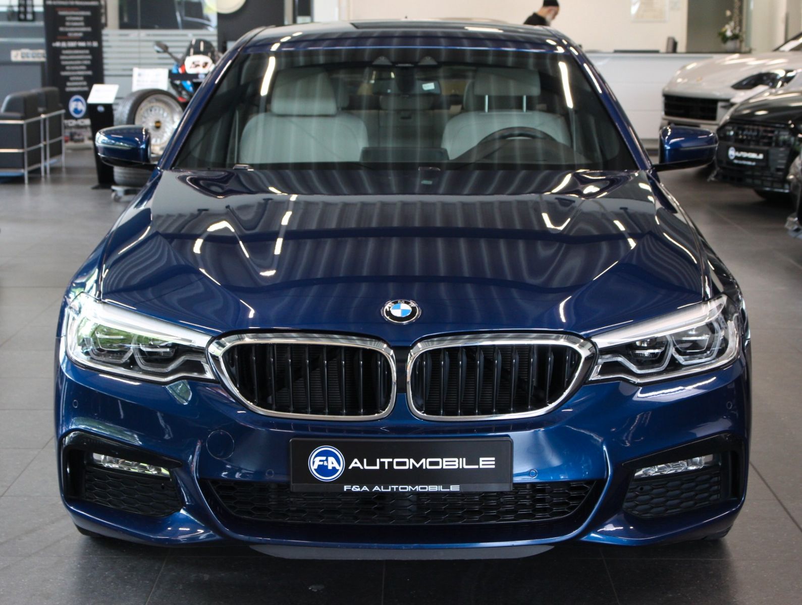 Fahrzeugabbildung BMW 530i  M-Sportpaket*Head-UP*Kamera*2.Hand