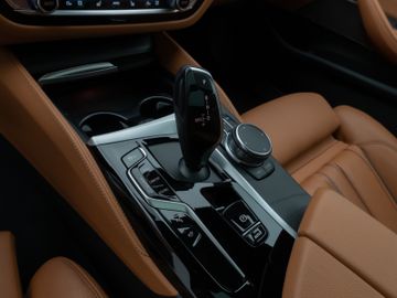 Fahrzeugabbildung BMW 540d xDr Tour M Sport Pano H/K Kamera 360° Air