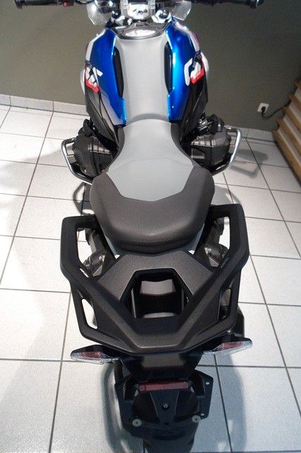 Fahrzeugabbildung BMW R1300GS Style Trophy mit Enduro Paket & Akra.