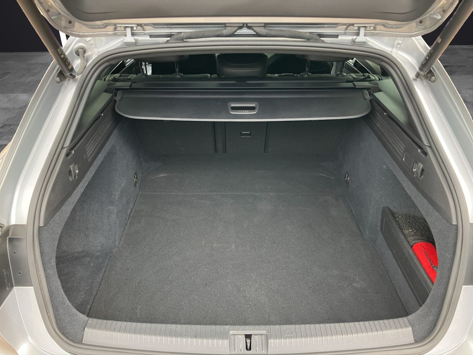 Fahrzeugabbildung Volkswagen Arteon SB TDI DSG R-Line 4M LED Navi Pano HUD Le