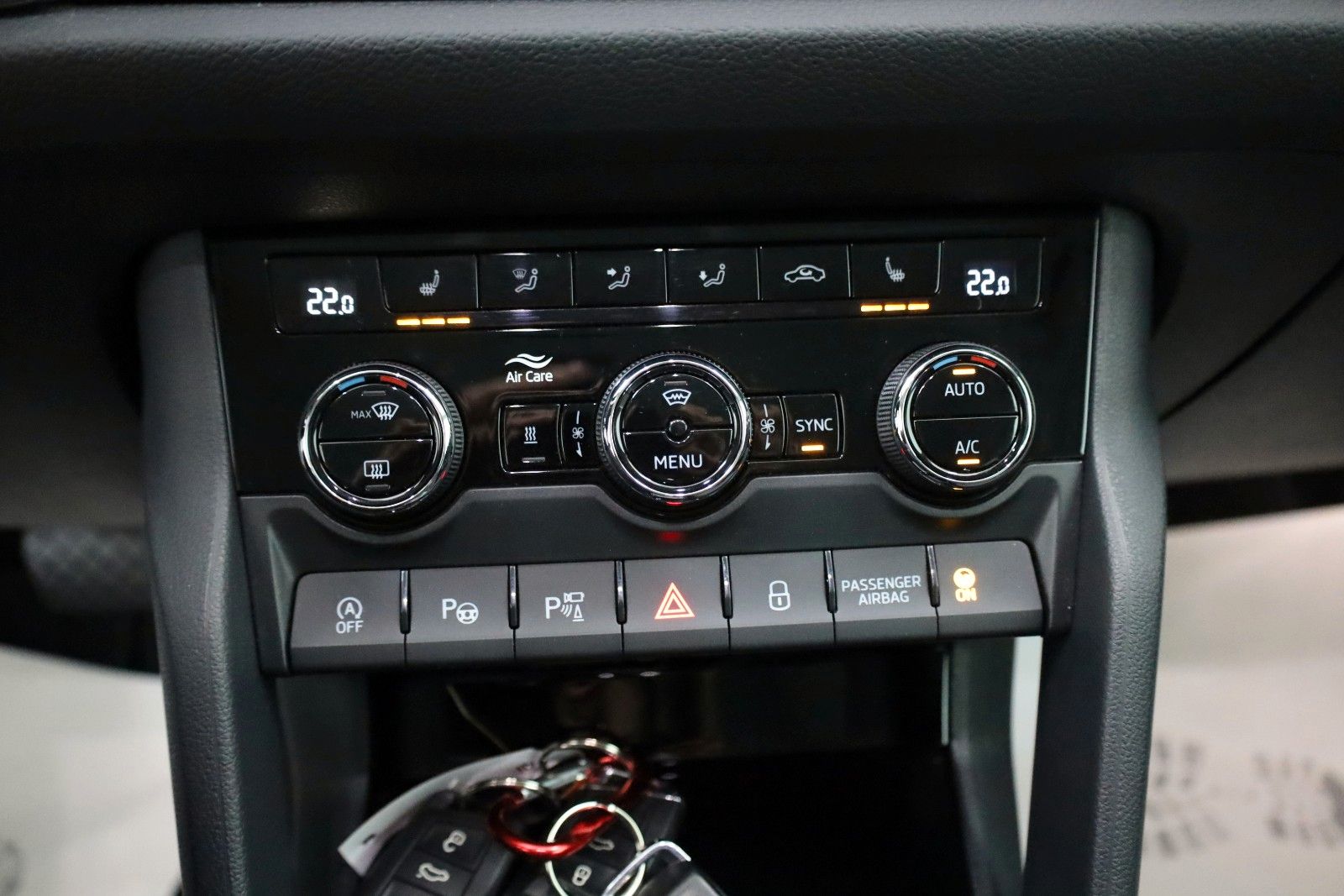 Fahrzeugabbildung SKODA Kodiaq Drive 125 4x4 7 Si,Navi,LED,ACC,AHK,SR+WR