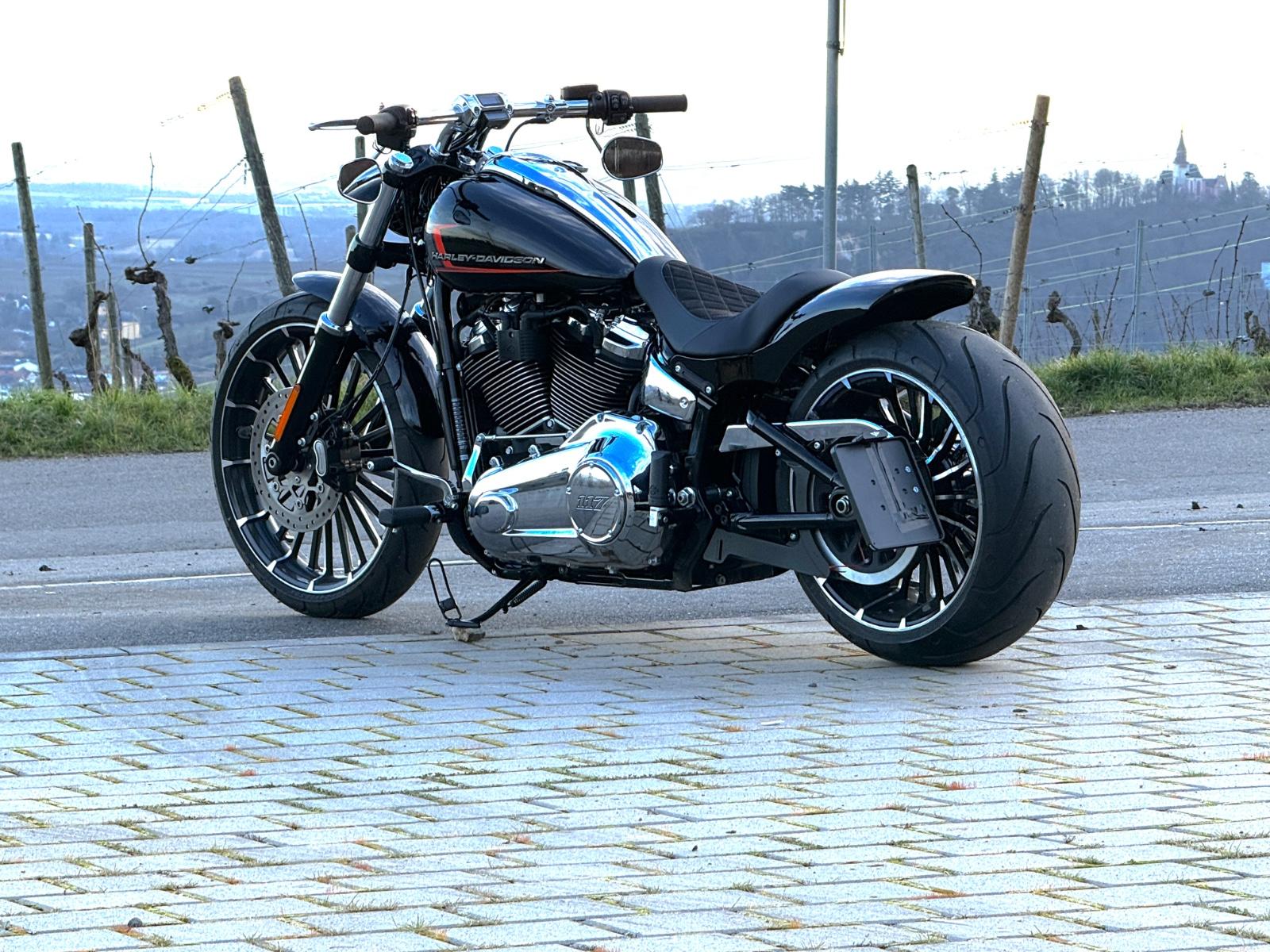 Harley-Davidson BREAKOUT FXBRS 117-  CUSTOM - 1.HAND - DEUTSCH