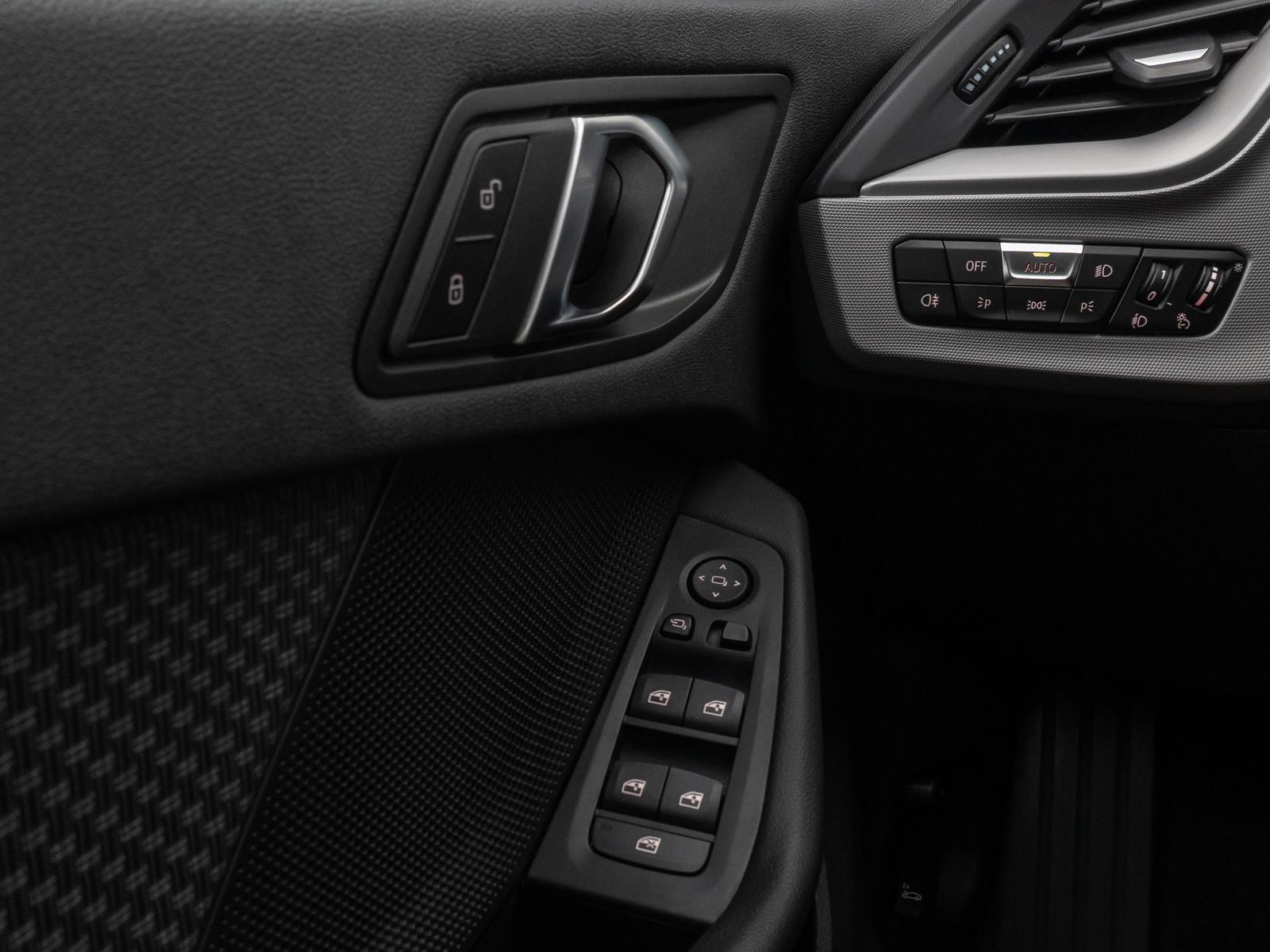 BMW 118i DAB CockPitPro Geschwindigkeitsreg LED PDC