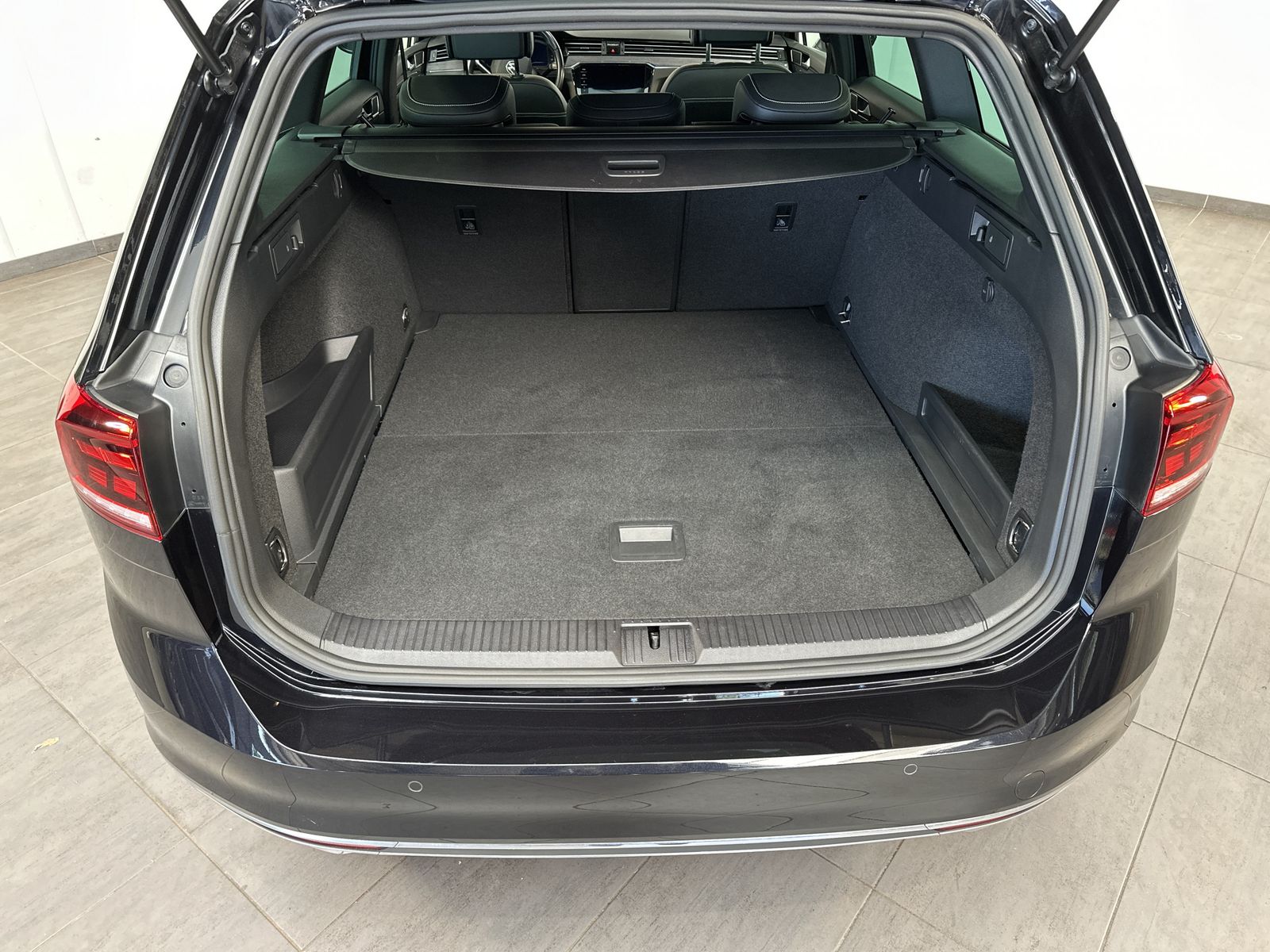 Fahrzeugabbildung Volkswagen Passat Variant 1.4 TSI DSG GTE NAV+LED+PANO+KAM