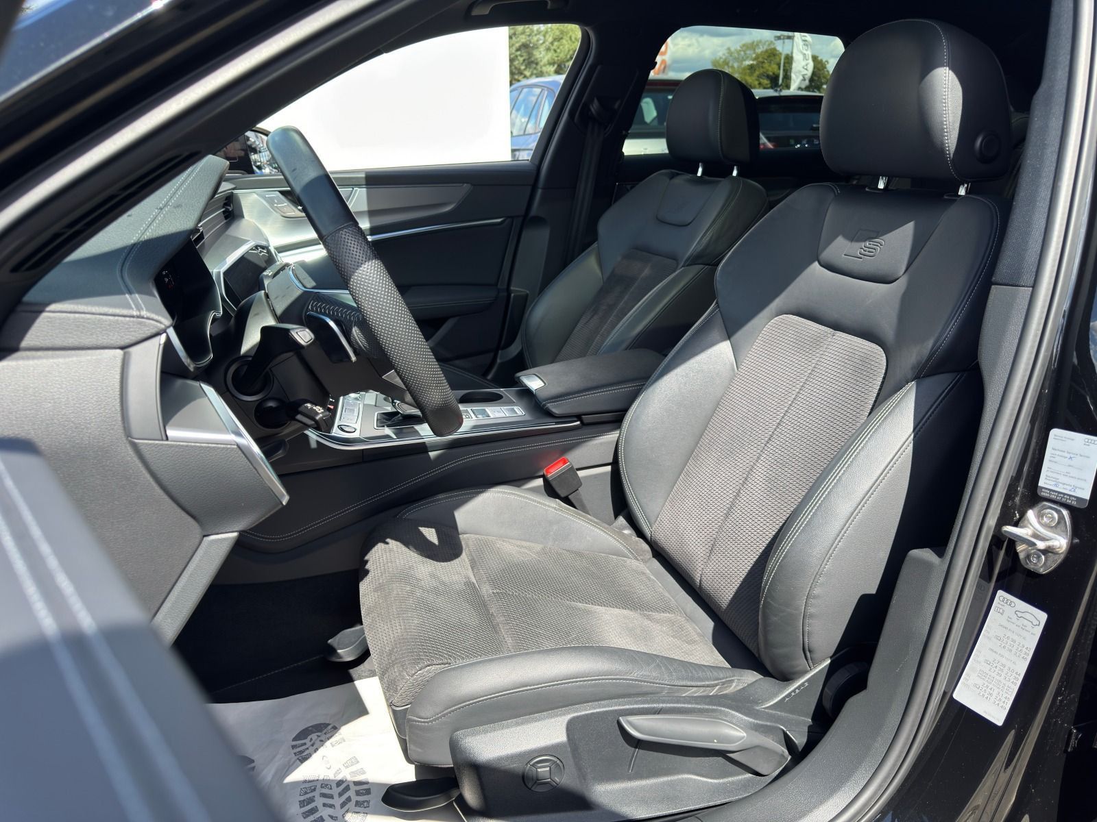Fahrzeugabbildung Audi A6 55e qauttro S-Line*360°Cam*20Zoll*B&O*Pano*HD