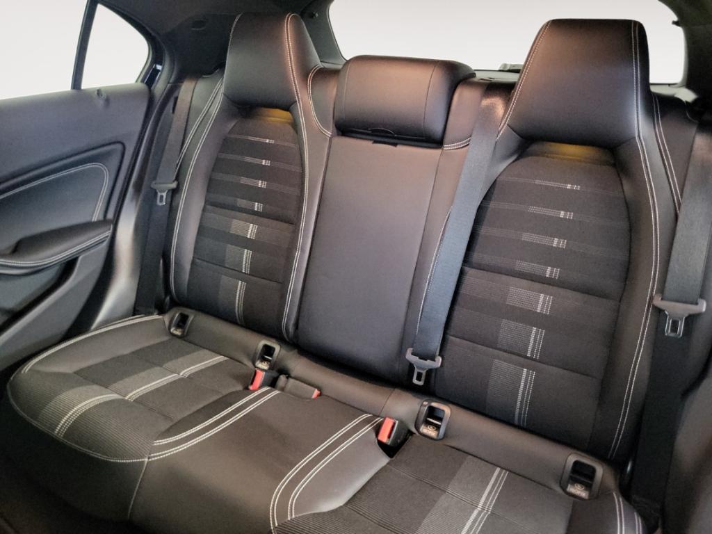 Mercedes-Benz A 250 BlueEfficiency Urban AUTOMATIK NAV LED SIT