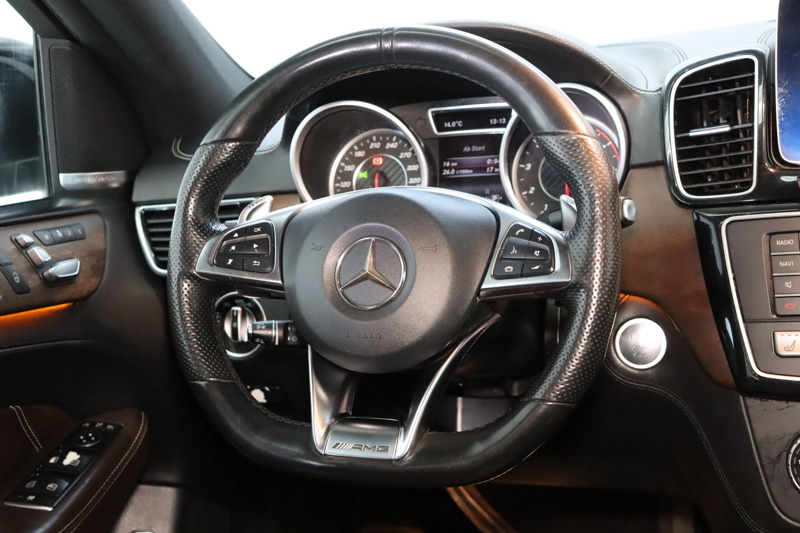 Fahrzeugabbildung Mercedes-Benz GLE 63 AMG * Fond * Offroad * DIS+ * LED HU 03.2